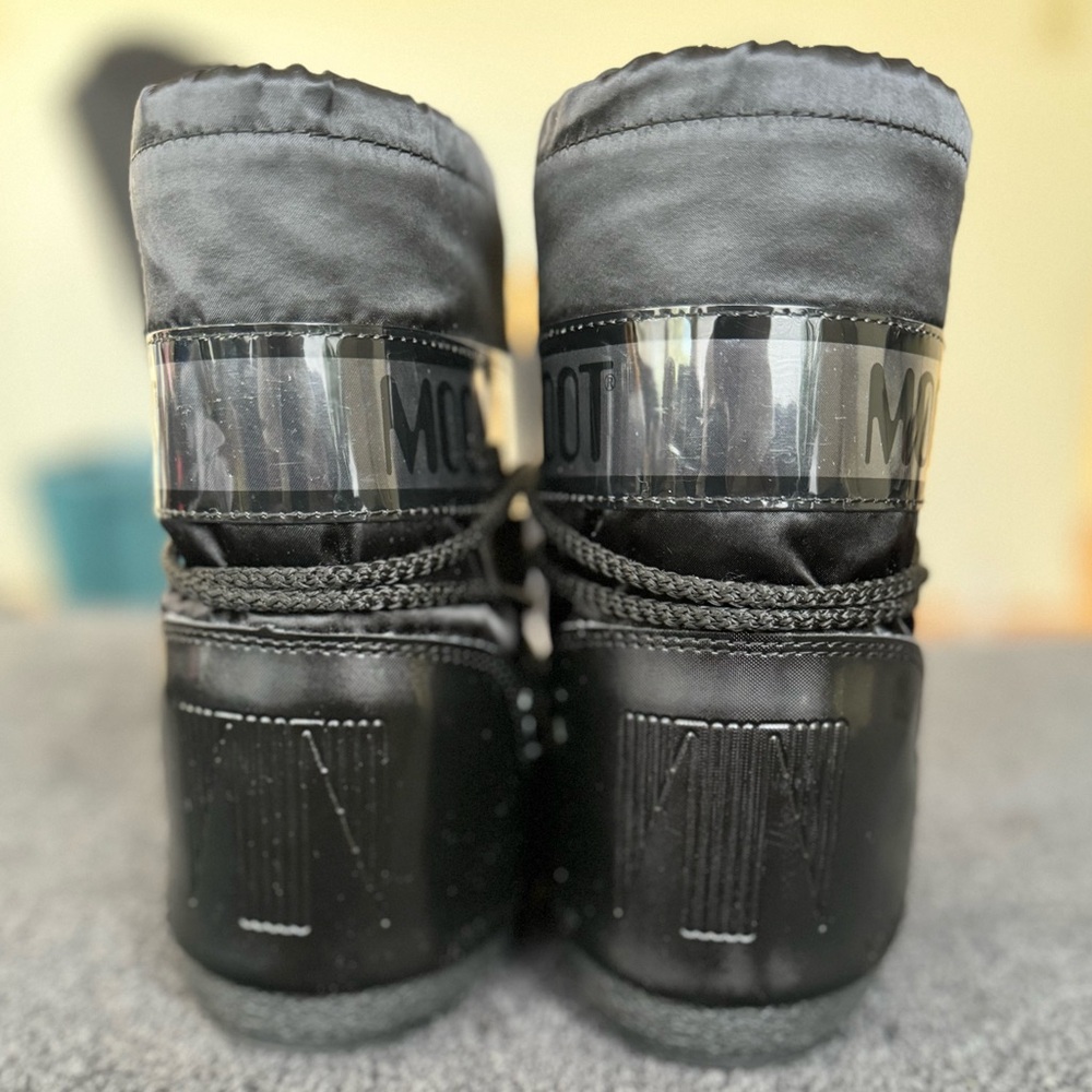 Boots - Picture 3 of 3
